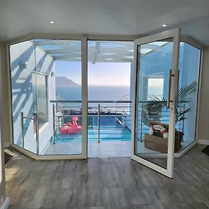 https://boulders-blue-bed-and-breakfast.hotels-capetown.com